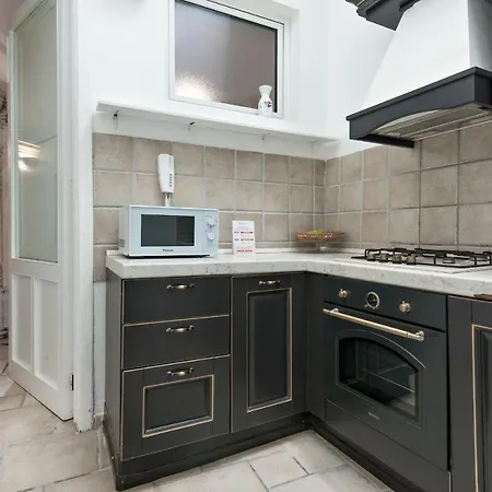 Antoglietta 19 & - Selection * לצ'ה